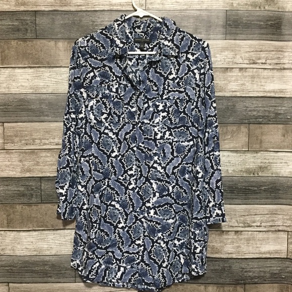 Banana Republic Snake Print 1/2 Button Shirt Women’s 10P Blue Rayon Tunic - Picture 8 of 9